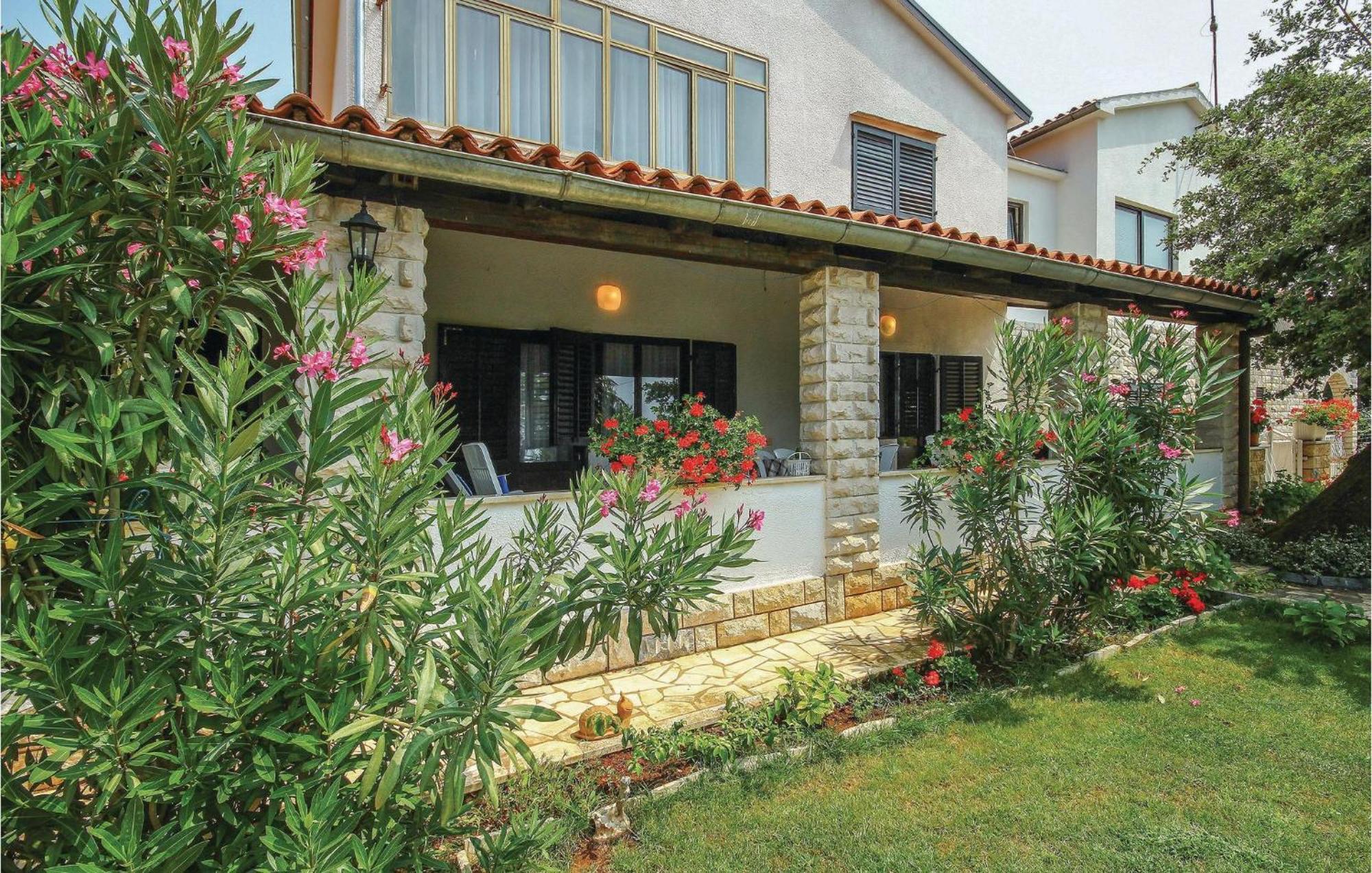 Beautiful Apartment In Porec With Wifi Dış mekan fotoğraf