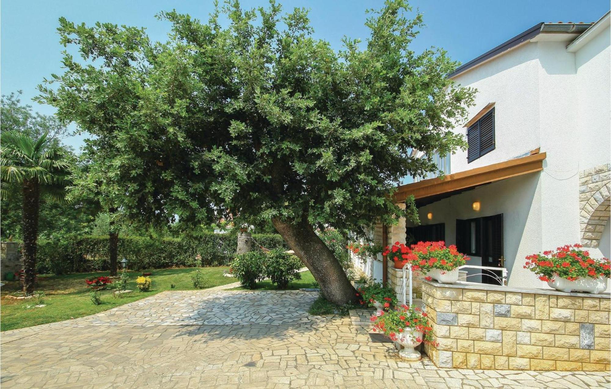 Beautiful Apartment In Porec With Wifi Dış mekan fotoğraf